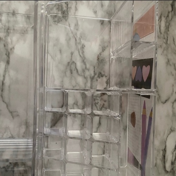 Makeup Organizers - Picture 4 of 4